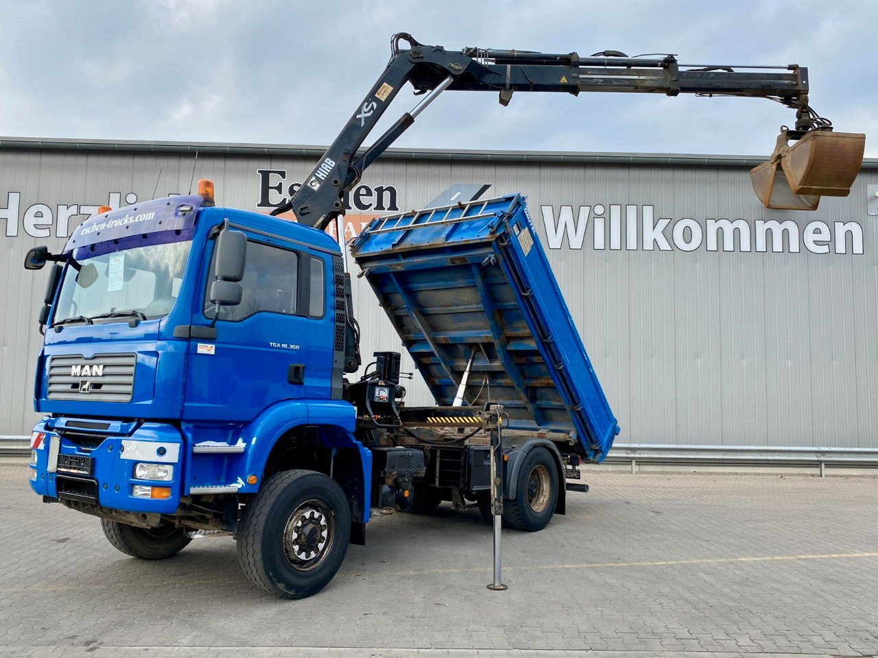 MAN TGA 18.360 4x4H BL*HIAB 122 BS-2*Dautel 3-Seiten - Truk jungkit, Truk derek: gambar 2 MAN TGA 18.360 4x4H BL*HIAB 122 BS-2*Dautel 3-Seiten - Truk jungkit, Truk derek: gambar 2