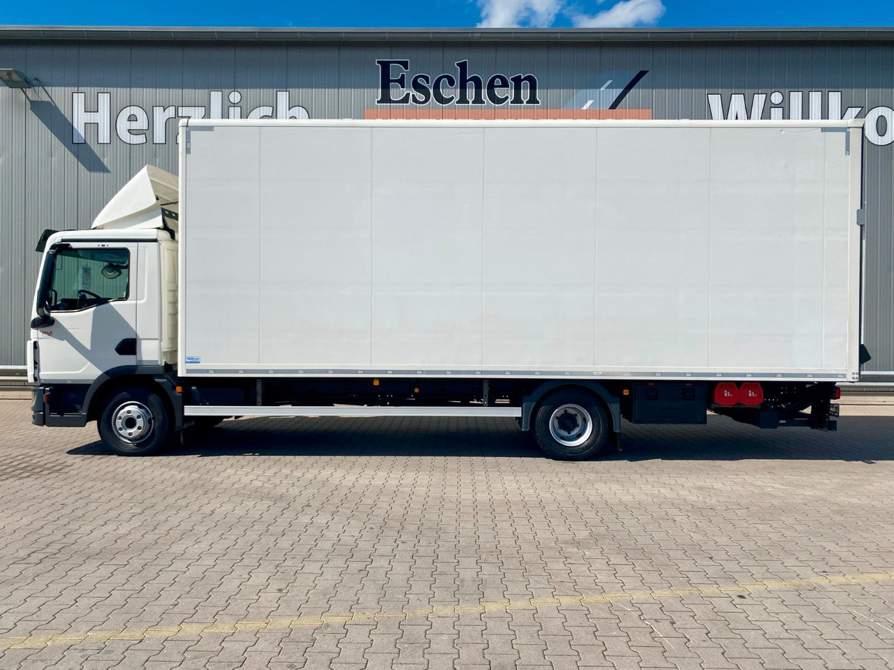 MAN TGL 12.220 Automatik*LBW*HU+BremseNEU*Navi*Kamer - Truk box: gambar 2 MAN TGL 12.220 Automatik*LBW*HU+BremseNEU*Navi*Kamer - Truk box: gambar 2