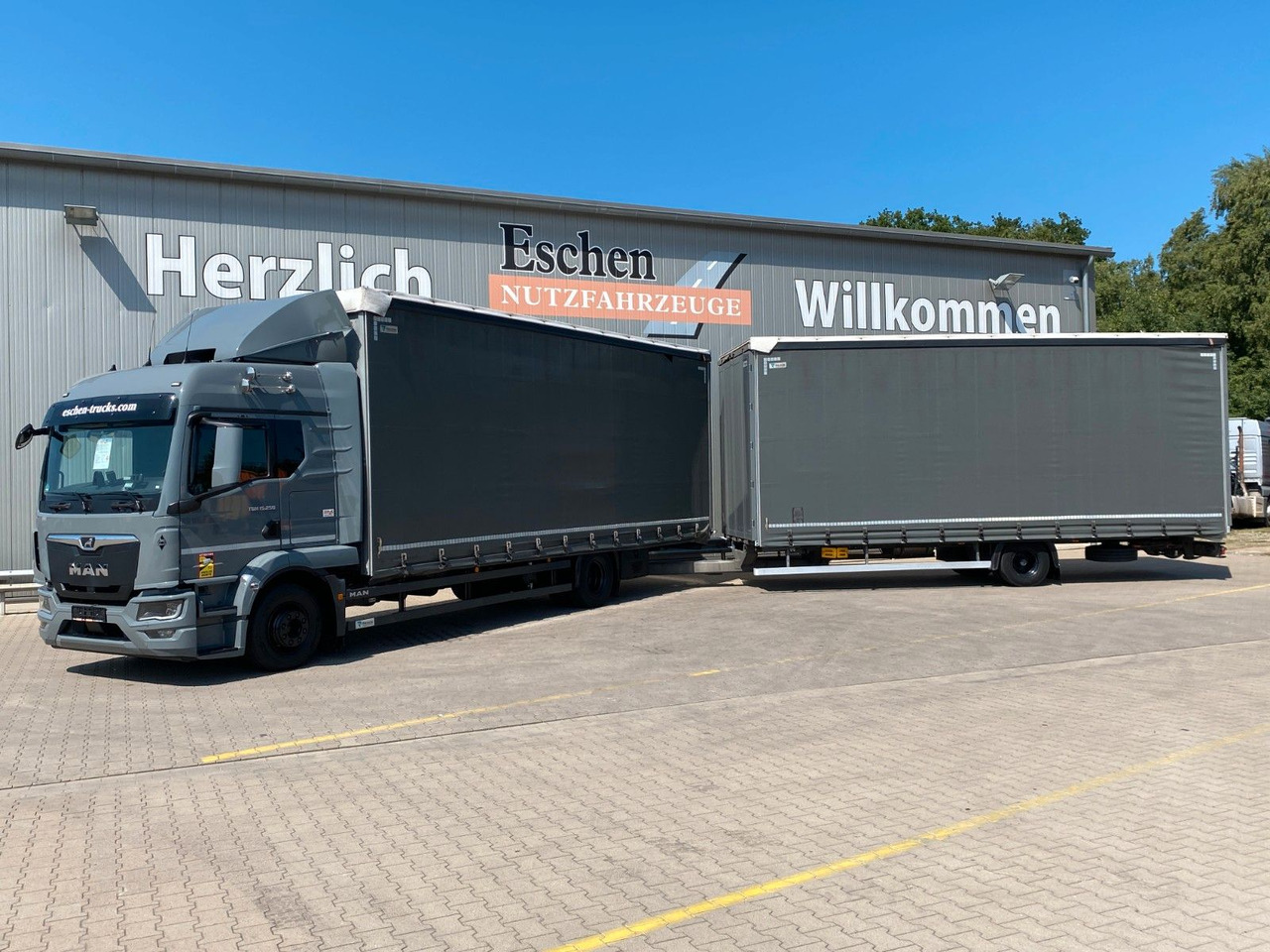 MAN TGM 15.250 + Redos Anhänger GESAMTZUG|Durchlader - Truk dengan terpal samping: gambar 1 MAN TGM 15.250 + Redos Anhänger GESAMTZUG|Durchlader - Truk dengan terpal samping: gambar 1