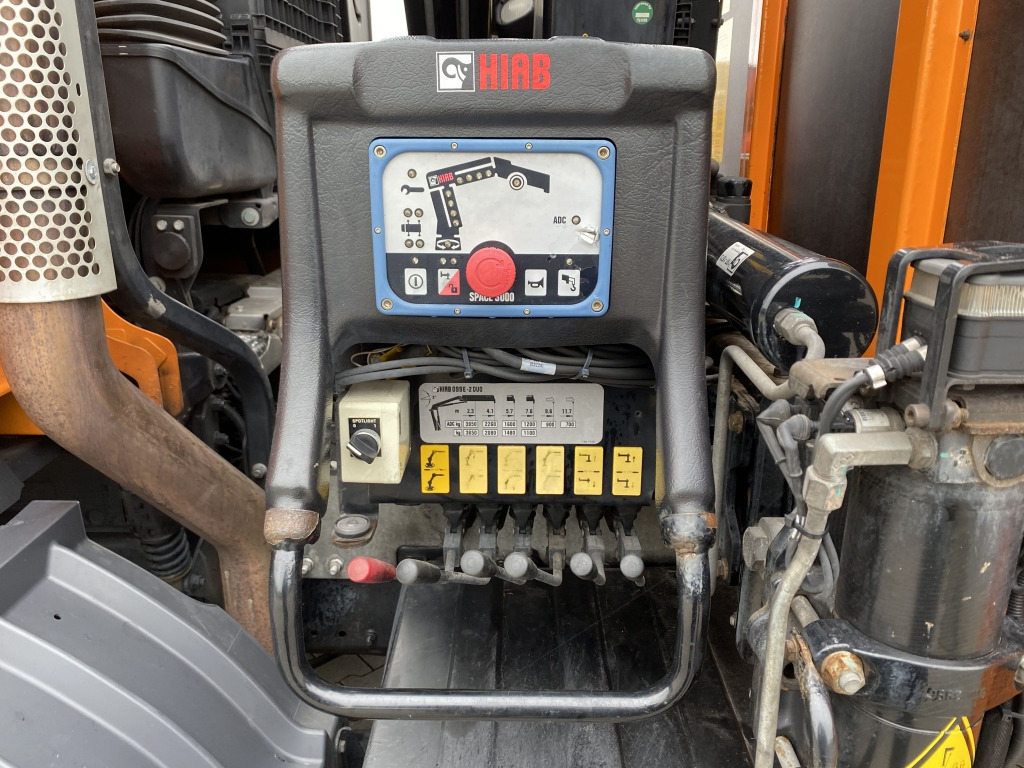 MAN TGM 15.290 4x2 BL / HIAB Faltkran - Truk flatbed, Truk derek: gambar 2 MAN TGM 15.290 4x2 BL / HIAB Faltkran - Truk flatbed, Truk derek: gambar 2