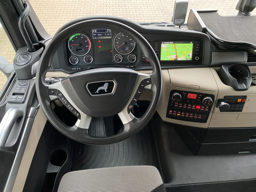 Truk flatbed, Truk derek MAN TGX 26.500 6x2-4 LL / HMF 2110 L-MC Kran: gambar 16 Truk flatbed, Truk derek MAN TGX 26.500 6x2-4 LL / HMF 2110 L-MC Kran: gambar 16