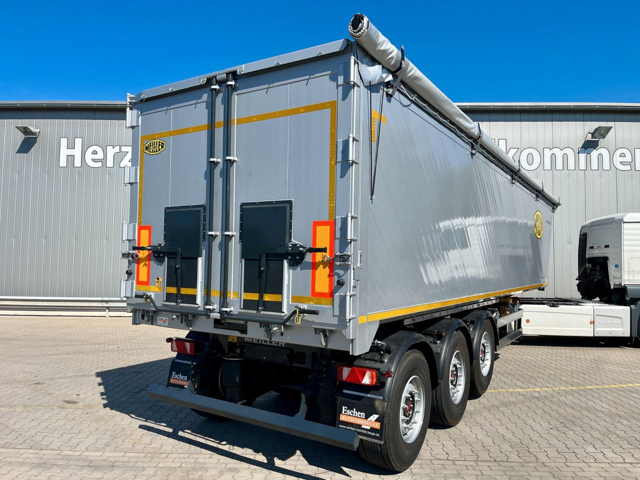 Meiller MHKA 45/3 Getreide 49m³ ALU*7mm Boden*Lift*Plane - Semi-trailer jungkit: gambar 4 Meiller MHKA 45/3 Getreide 49m³ ALU*7mm Boden*Lift*Plane - Semi-trailer jungkit: gambar 4