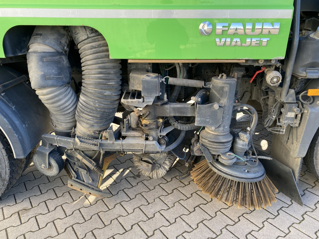 Mercedes-Benz 1323 LKO Atego - Penyapu jalan: gambar 3 Mercedes-Benz 1323 LKO Atego - Penyapu jalan: gambar 3