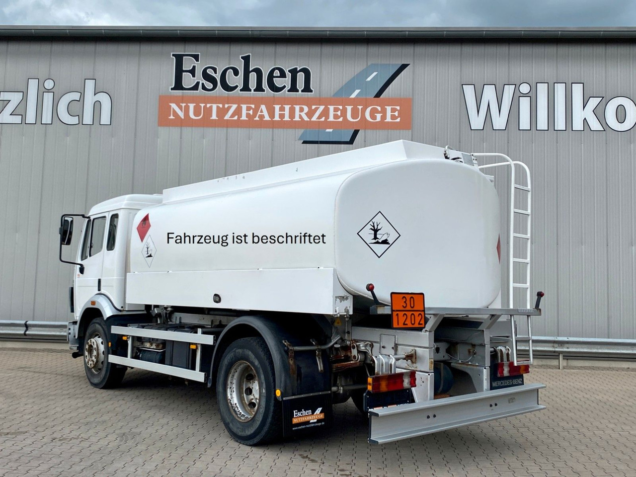 Mercedes-Benz 1820 SK | Speier A3*2x Kammern*13.700ltr*Navi - Truk tangki: gambar 3 Mercedes-Benz 1820 SK | Speier A3*2x Kammern*13.700ltr*Navi - Truk tangki: gambar 3