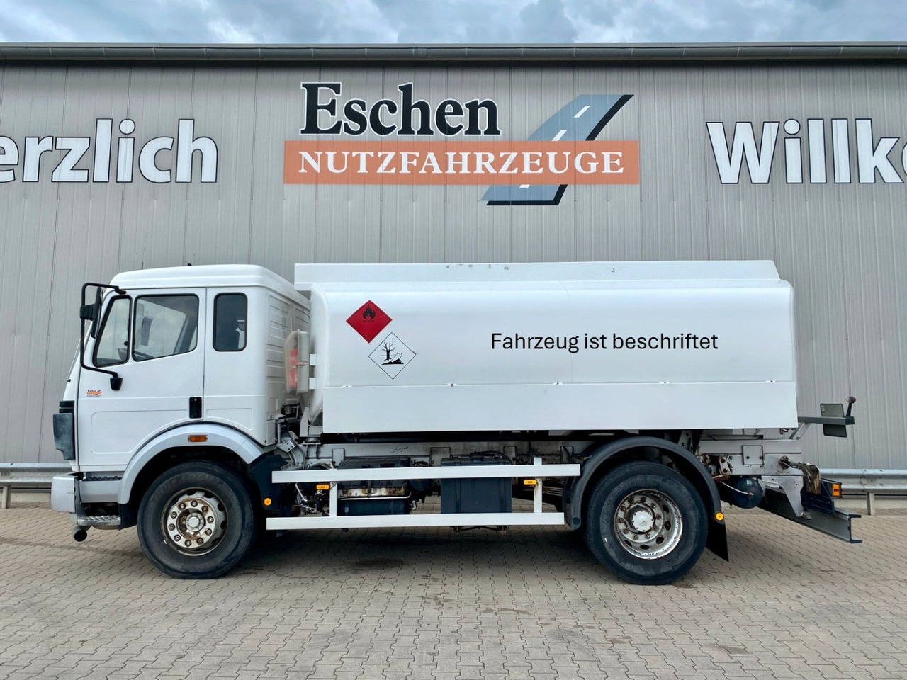 Mercedes-Benz 1820 SK | Speier A3*2x Kammern*13.700ltr*Navi - Truk tangki: gambar 2 Mercedes-Benz 1820 SK | Speier A3*2x Kammern*13.700ltr*Navi - Truk tangki: gambar 2