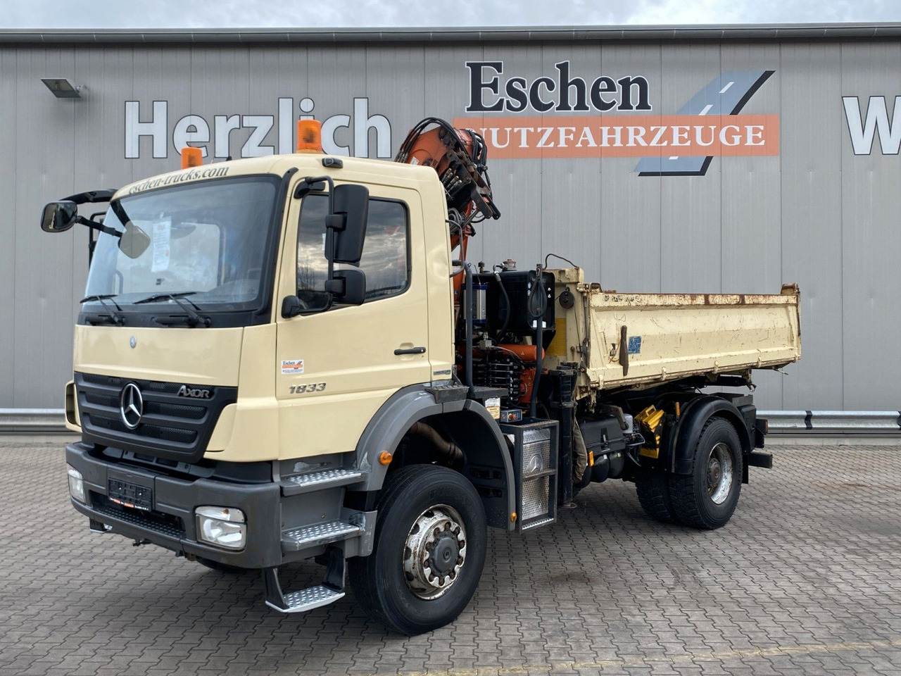 Mercedes-Benz 1833 4x4 Axor | Atlas 105.2-A2*Funk*AHK*3 Sitze - Truk jungkit, Truk derek: gambar 1 Mercedes-Benz 1833 4x4 Axor | Atlas 105.2-A2*Funk*AHK*3 Sitze - Truk jungkit, Truk derek: gambar 1