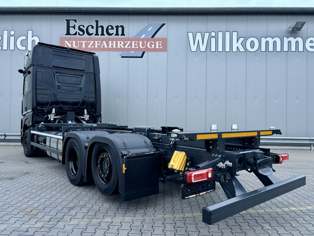 Mercedes-Benz 2542 L 6x2 F 13 Actros GigaSpace - Pengangkut kontainer/ Container truck: gambar 3 Mercedes-Benz 2542 L 6x2 F 13 Actros GigaSpace - Pengangkut kontainer/ Container truck: gambar 3