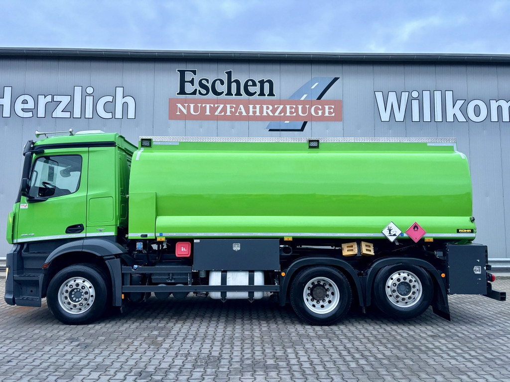 Mercedes-Benz 2545 Antos - Truk tangki: gambar 3 Mercedes-Benz 2545 Antos - Truk tangki: gambar 3