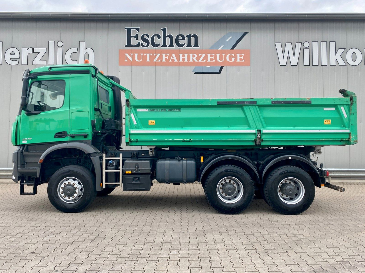 Mercedes-Benz Arocs 3345 6x6 | MEILLER*Bordmatik*Blatt*AHK+Oel - Truk jungkit: gambar 3 Mercedes-Benz Arocs 3345 6x6 | MEILLER*Bordmatik*Blatt*AHK+Oel - Truk jungkit: gambar 3