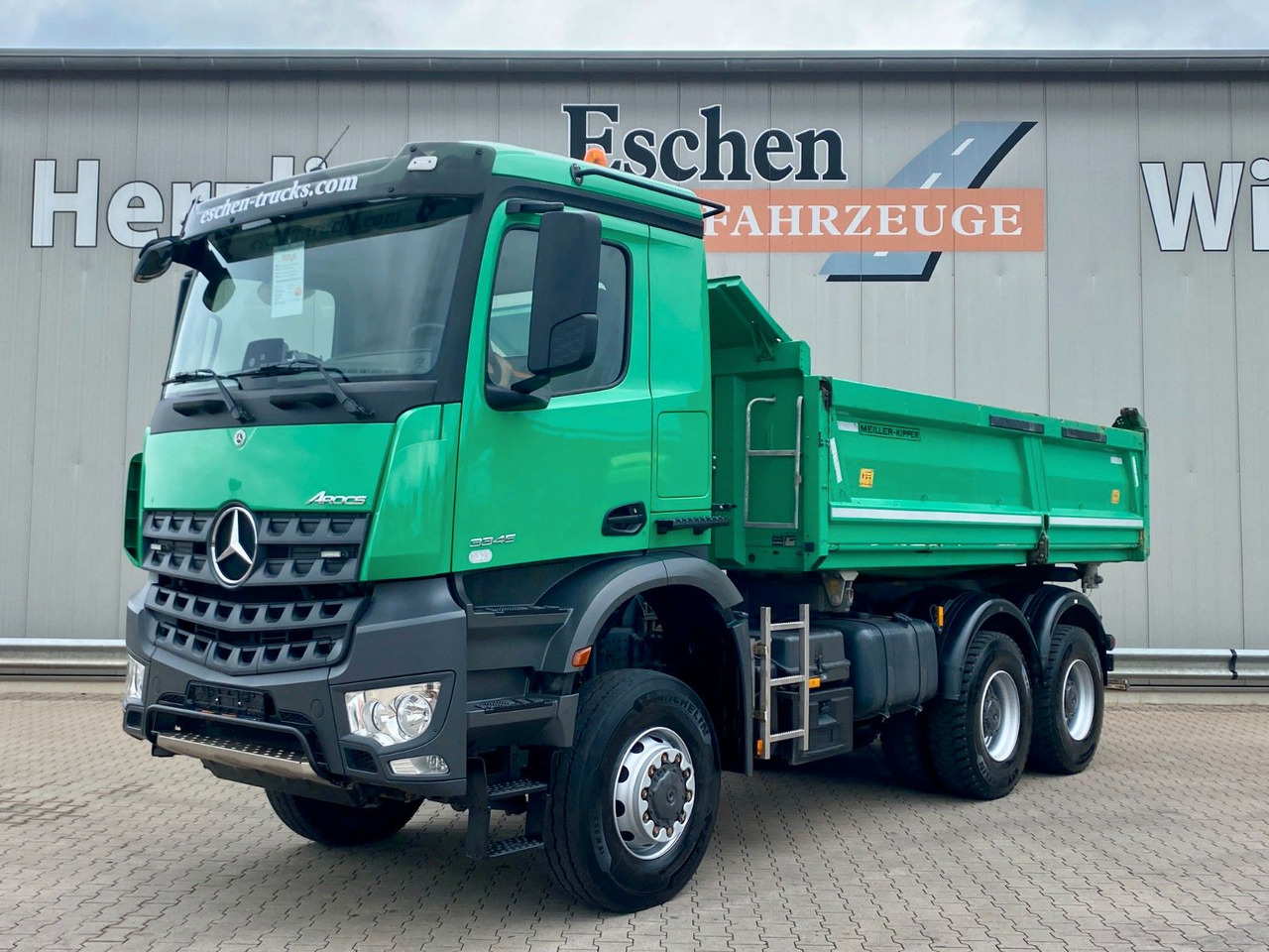 Mercedes-Benz Arocs 3345 6x6 | MEILLER*Bordmatik*Blatt*AHK+Oel - Truk jungkit: gambar 1 Mercedes-Benz Arocs 3345 6x6 | MEILLER*Bordmatik*Blatt*AHK+Oel - Truk jungkit: gambar 1
