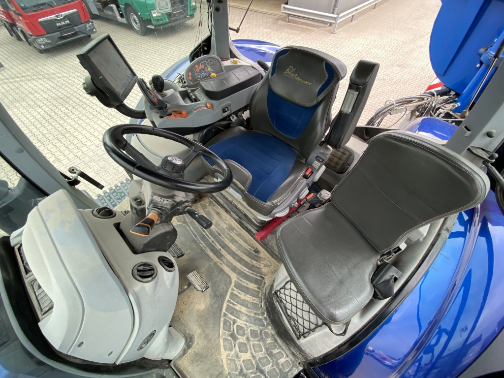 Traktor New Holland T7.315 AC 4x4: gambar 8