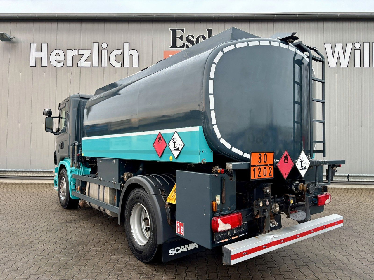 Scania G420 Esterer A3 | 2x Kammern*Oben/Unten*Retarder - Truk tangki: gambar 3 Scania G420 Esterer A3 | 2x Kammern*Oben/Unten*Retarder - Truk tangki: gambar 3