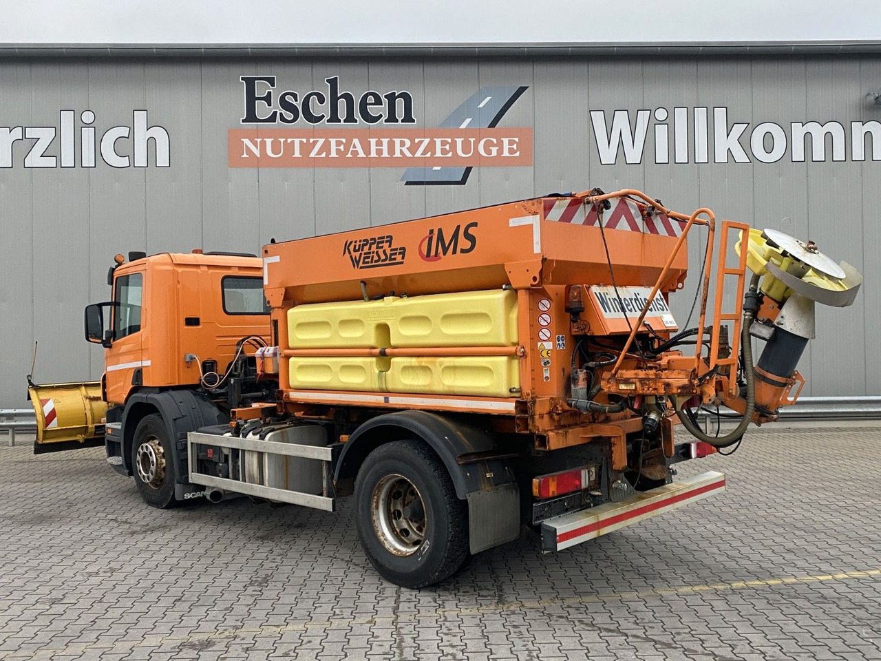 Scania P 230 | Winterdienst*Salzstreuer/Küpper-Weisser - Truk flatbed: gambar 4 Scania P 230 | Winterdienst*Salzstreuer/Küpper-Weisser - Truk flatbed: gambar 4