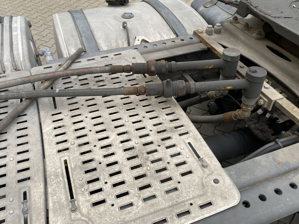 DAF XG + 530 FT 4x2 - Tractor head: gambar 3 DAF XG + 530 FT 4x2 - Tractor head: gambar 3