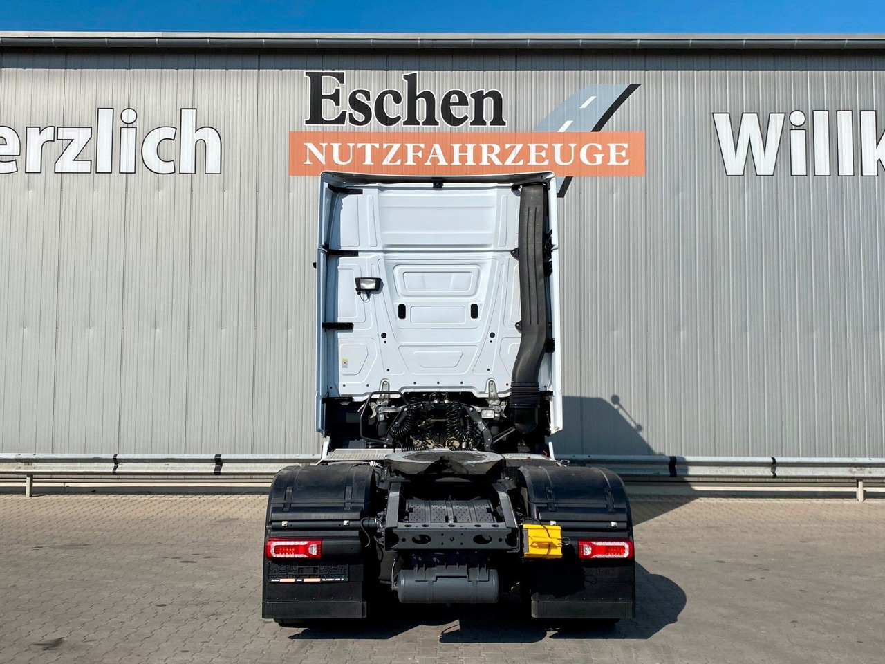Mercedes-Benz 1851 Actros | GigaSpace*Navi*Retarder*Mirror Cam - Tractor head: gambar 4 Mercedes-Benz 1851 Actros | GigaSpace*Navi*Retarder*Mirror Cam - Tractor head: gambar 4
