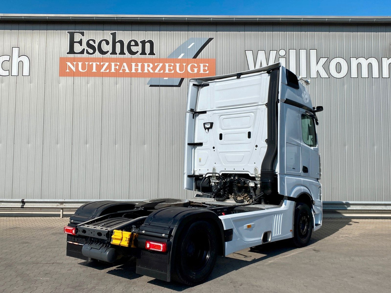 Mercedes-Benz 1851 Actros | GigaSpace*Navi*Retarder*Mirror Cam - Tractor head: gambar 5 Mercedes-Benz 1851 Actros | GigaSpace*Navi*Retarder*Mirror Cam - Tractor head: gambar 5