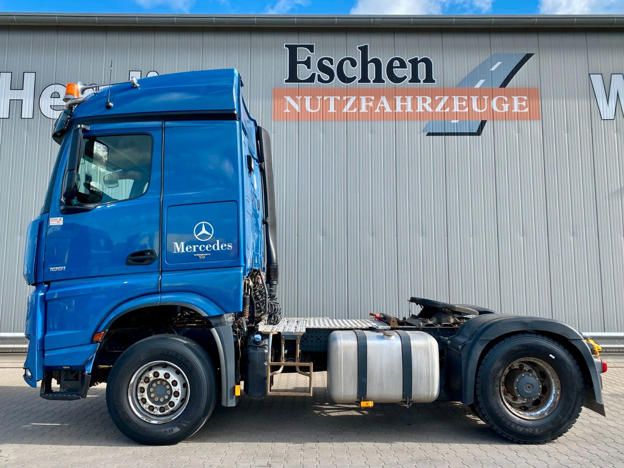 Mercedes-Benz 1851 Arocs LS | 2x Hydraulik*Reifen:70%*1.Hd*AC - Tractor head: gambar 2 Mercedes-Benz 1851 Arocs LS | 2x Hydraulik*Reifen:70%*1.Hd*AC - Tractor head: gambar 2
