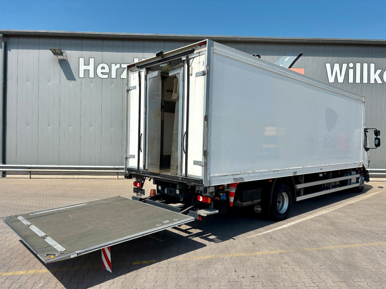 Volvo FL 250|CarrierSupra1250MT*Diesel/Netz*LBW 2.0to. - Truk berpendingin: gambar 5 Volvo FL 250|CarrierSupra1250MT*Diesel/Netz*LBW 2.0to. - Truk berpendingin: gambar 5