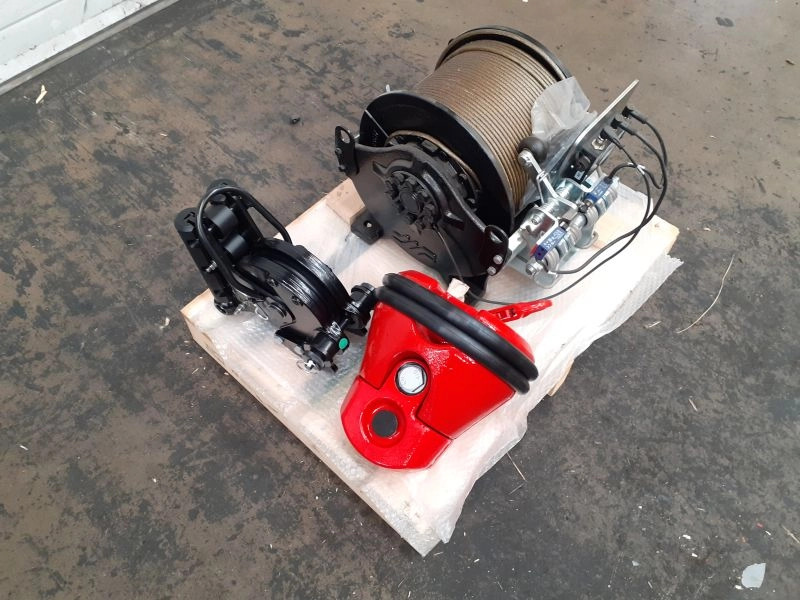 Cabrestante de elevación Brevini WHL025 - Mesin derek: gambar 3 Cabrestante de elevación Brevini WHL025 - Mesin derek: gambar 3