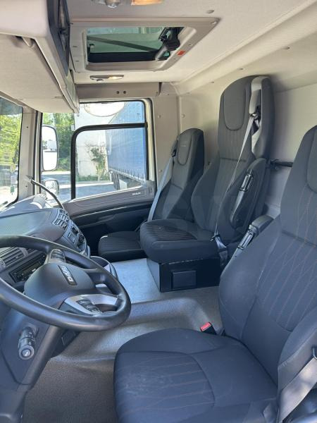 DAF CF 340 - Truk box: gambar 5 DAF CF 340 - Truk box: gambar 5