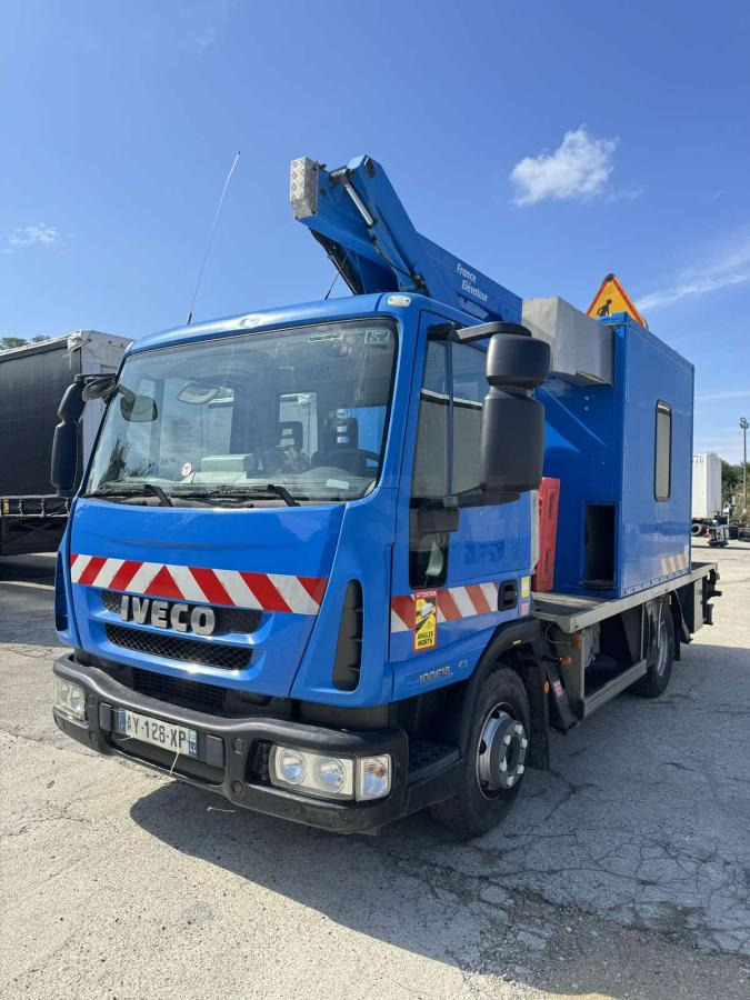Platform udara yang dipasang di truk Iveco Eurocargo 100E18: gambar 6