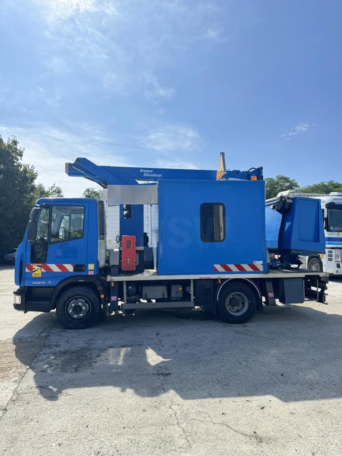 Iveco Eurocargo 100E18 - Platform udara yang dipasang di truk: gambar 5 Iveco Eurocargo 100E18 - Platform udara yang dipasang di truk: gambar 5