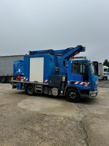 Iveco Eurocargo 100E19 - Platform udara yang dipasang di truk: gambar 4 Iveco Eurocargo 100E19 - Platform udara yang dipasang di truk: gambar 4