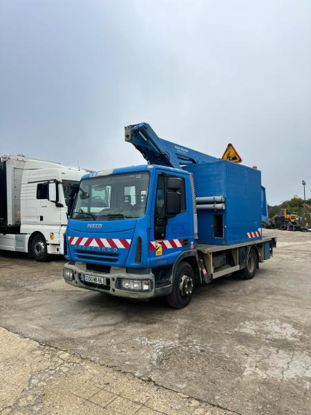 Iveco Eurocargo 100E19 - Platform udara yang dipasang di truk: gambar 1 Iveco Eurocargo 100E19 - Platform udara yang dipasang di truk: gambar 1