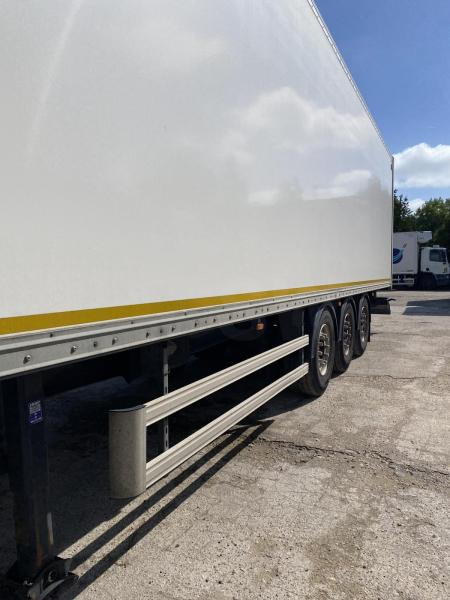 Lecitrailer - Semi-trailer kotak tertutup: gambar 5 Lecitrailer - Semi-trailer kotak tertutup: gambar 5