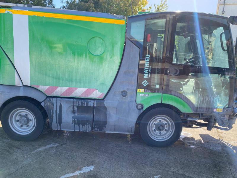 Mathieu Azura MC210 - Penyapu jalan: gambar 2 Mathieu Azura MC210 - Penyapu jalan: gambar 2