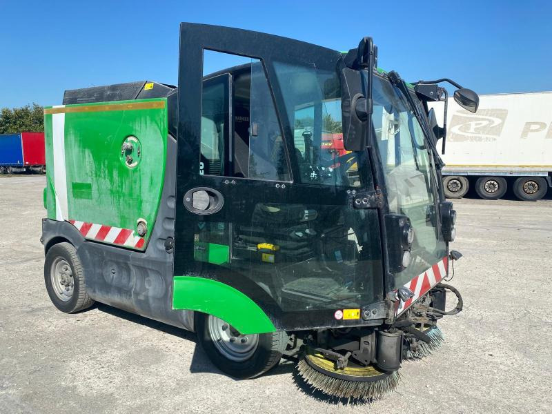 Mathieu Azura MC210 - Penyapu jalan: gambar 1 Mathieu Azura MC210 - Penyapu jalan: gambar 1