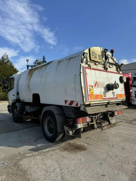 Mercedes Atego - Penyapu jalan: gambar 5 Mercedes Atego - Penyapu jalan: gambar 5