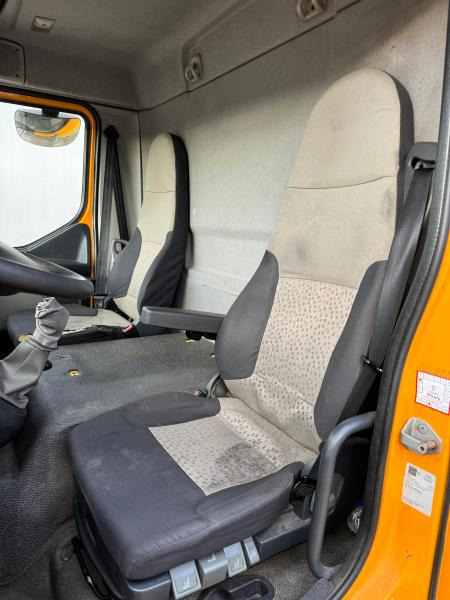 Renault Midlum 220 - Truk box: gambar 4 Renault Midlum 220 - Truk box: gambar 4