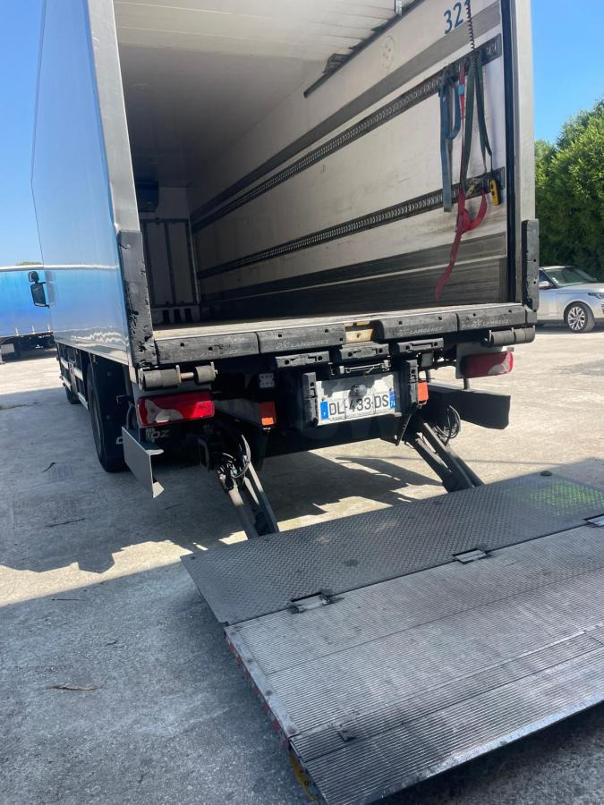 Scania R 320 - Truk berpendingin: gambar 5 Scania R 320 - Truk berpendingin: gambar 5