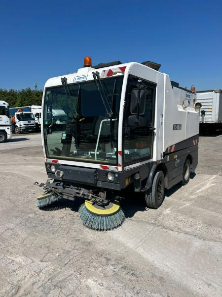 Schmidt Clingo 500 Compact 400 - Penyapu jalan: gambar 1 Schmidt Clingo 500 Compact 400 - Penyapu jalan: gambar 1