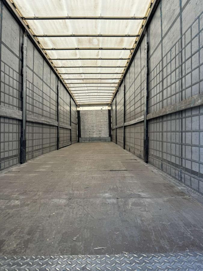 Schmitz Cargobull - Semi-trailer dengan terpal samping: gambar 2 Schmitz Cargobull - Semi-trailer dengan terpal samping: gambar 2