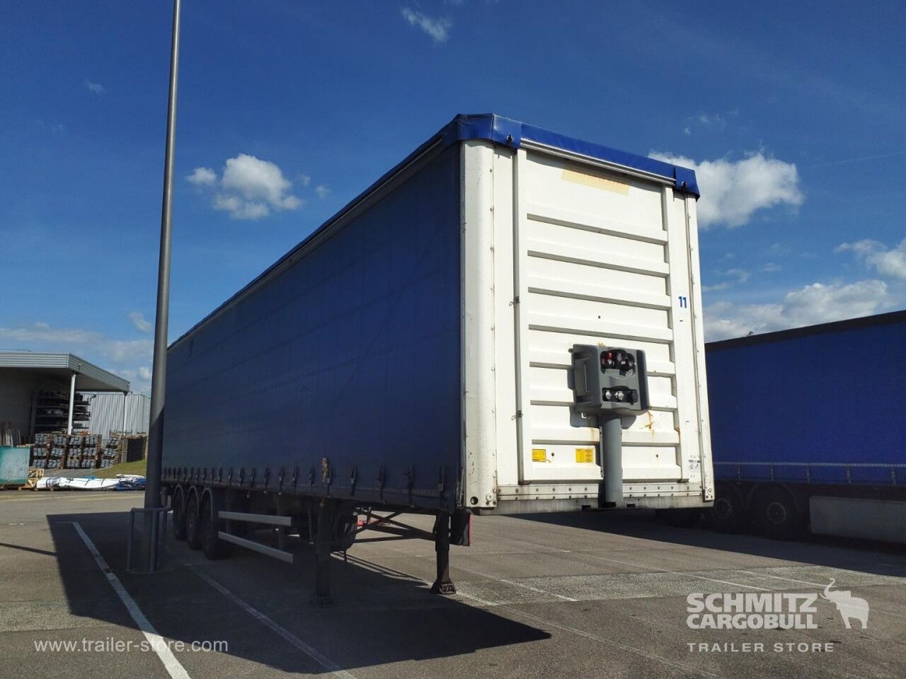FRUEHAUF Curtainsider Standard - Semi-trailer dengan terpal samping: gambar 1 FRUEHAUF Curtainsider Standard - Semi-trailer dengan terpal samping: gambar 1