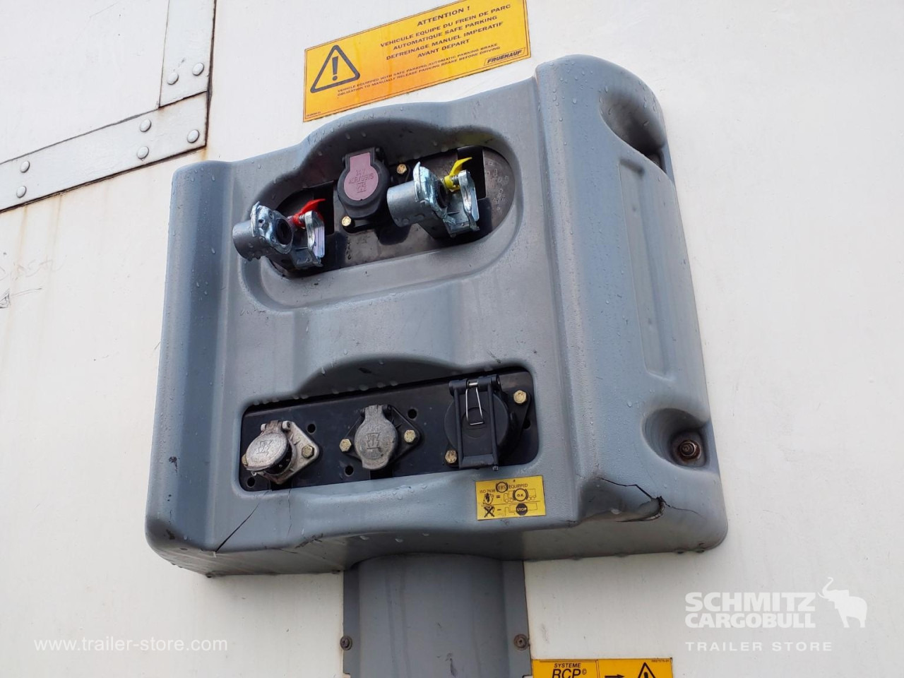 FRUEHAUF Dryfreight Standard Roller shutter door - Semi-trailer kotak tertutup: gambar 2 FRUEHAUF Dryfreight Standard Roller shutter door - Semi-trailer kotak tertutup: gambar 2