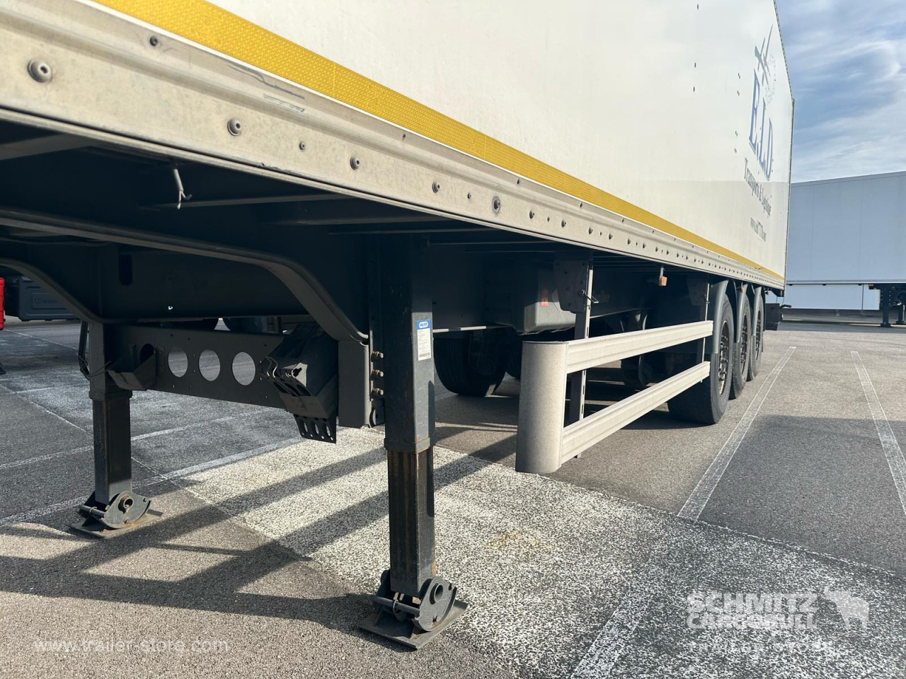 LECI TRAILER Dryfreight Standard Roller shutter door - Semi-trailer kotak tertutup: gambar 2 LECI TRAILER Dryfreight Standard Roller shutter door - Semi-trailer kotak tertutup: gambar 2