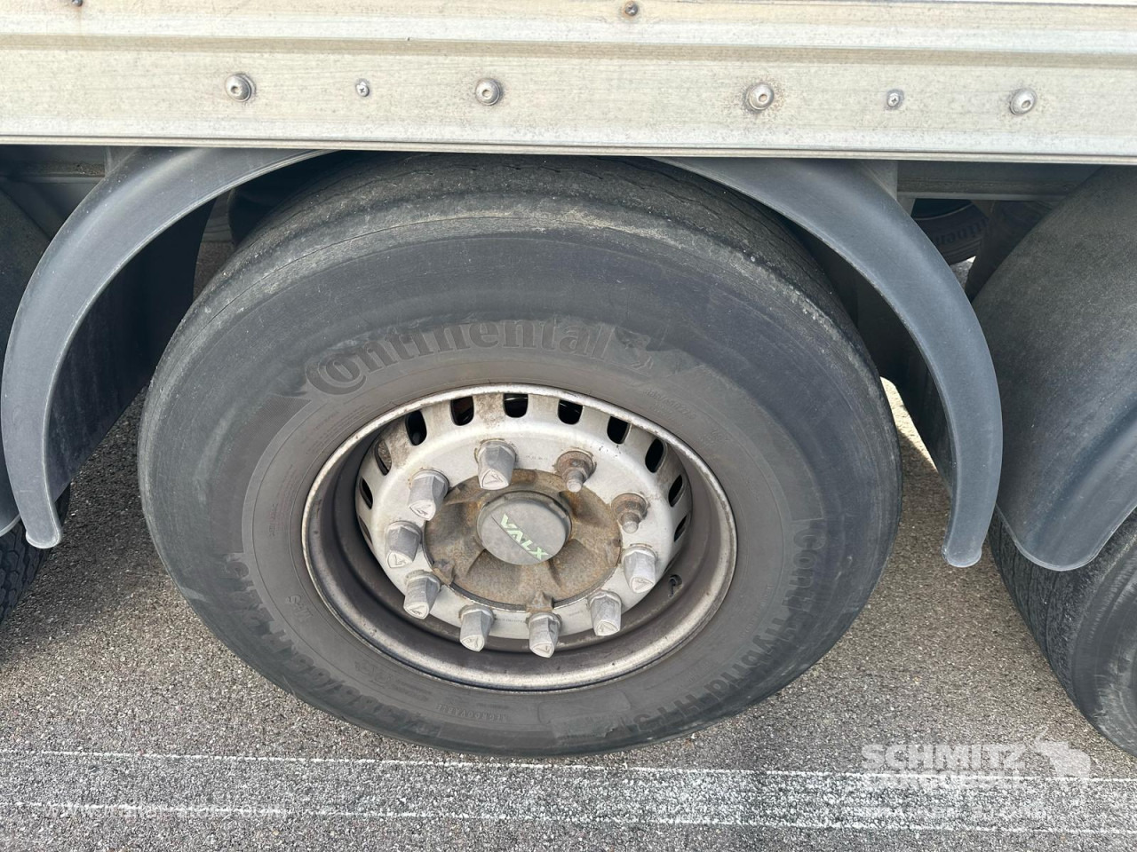 LECI TRAILER Dryfreight Standard Roller shutter door - Semi-trailer kotak tertutup: gambar 4 LECI TRAILER Dryfreight Standard Roller shutter door - Semi-trailer kotak tertutup: gambar 4