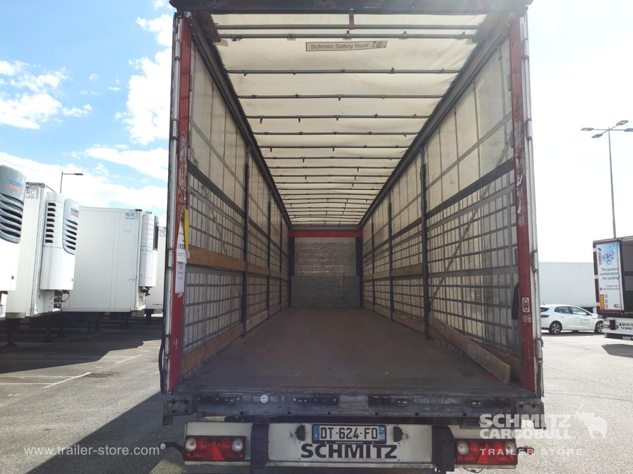 SCHMITZ Curtainsider Standard - Semi-trailer dengan terpal samping: gambar 4 SCHMITZ Curtainsider Standard - Semi-trailer dengan terpal samping: gambar 4