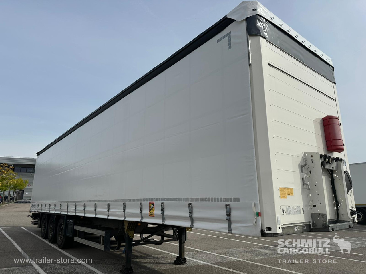 SCHMITZ Curtainsider Standard Taillift - Semi-trailer dengan terpal samping: gambar 1 SCHMITZ Curtainsider Standard Taillift - Semi-trailer dengan terpal samping: gambar 1