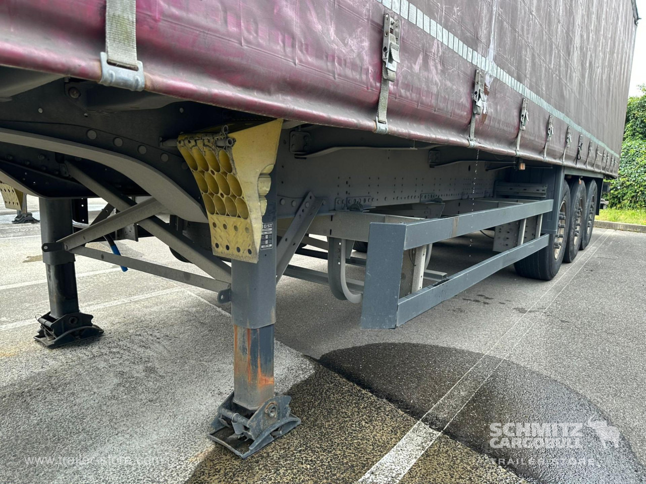 SCHMITZ Curtainsider Standard Taillift - Semi-trailer dengan terpal samping: gambar 2 SCHMITZ Curtainsider Standard Taillift - Semi-trailer dengan terpal samping: gambar 2