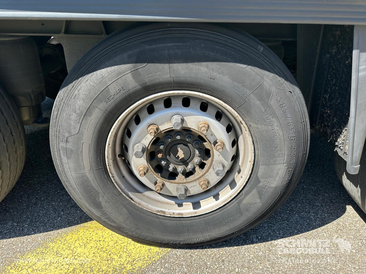 SCHMITZ Reefer Multitemp Double deck Taillift - Semi-trailer isotermal: gambar 5 SCHMITZ Reefer Multitemp Double deck Taillift - Semi-trailer isotermal: gambar 5