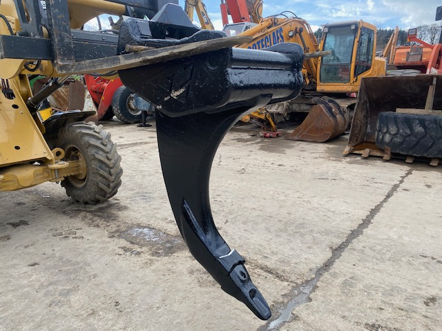 Arden QA 61/62/63 Ripper - Ripper: gambar 2 Arden QA 61/62/63 Ripper - Ripper: gambar 2