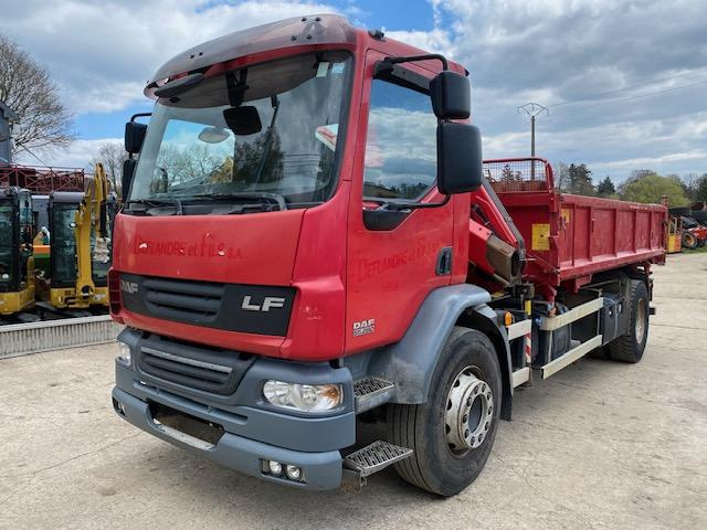 DAF LF FA 55.280 - Truk flatbed, Truk derek: gambar 1 DAF LF FA 55.280 - Truk flatbed, Truk derek: gambar 1
