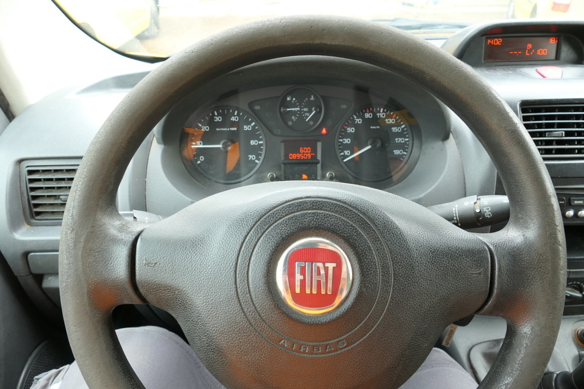 Van kecil FIAT Scudo 12 L2H1 COC: gambar 10 Van kecil FIAT Scudo 12 L2H1 COC: gambar 10