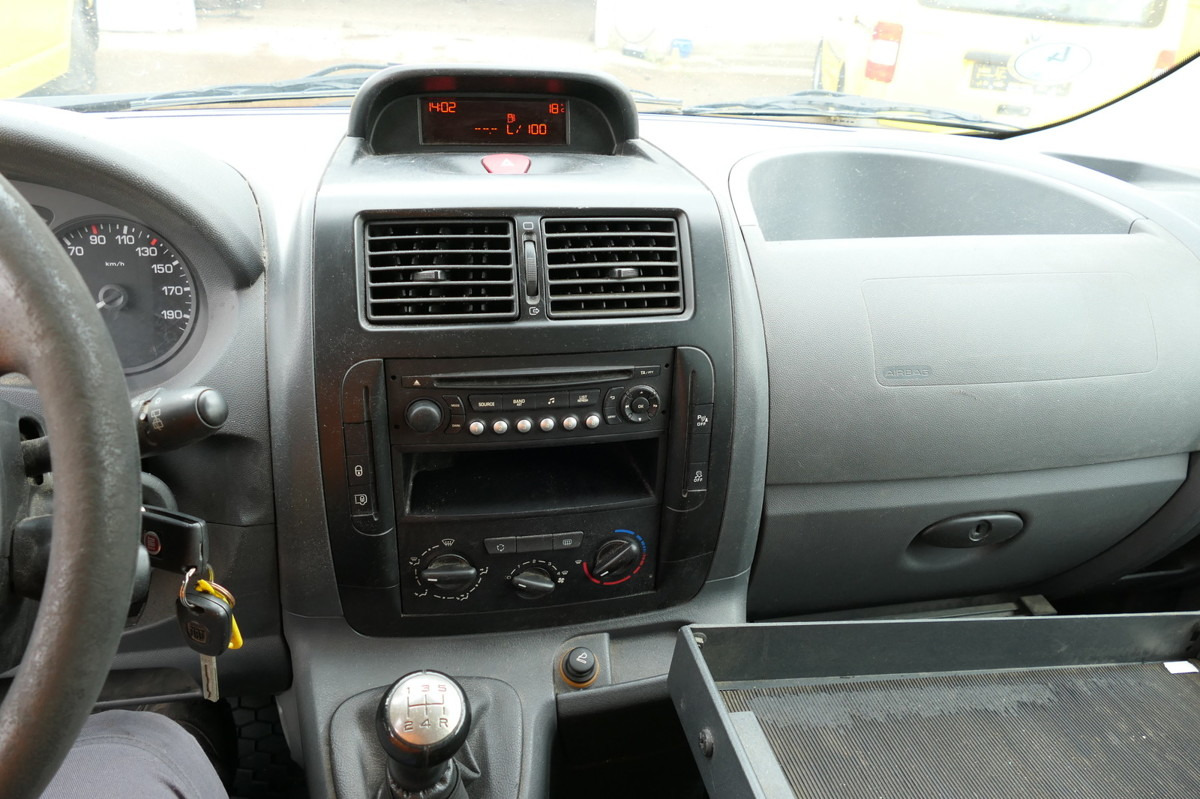 Van kecil FIAT Scudo 12 L2H1 COC: gambar 9 Van kecil FIAT Scudo 12 L2H1 COC: gambar 9