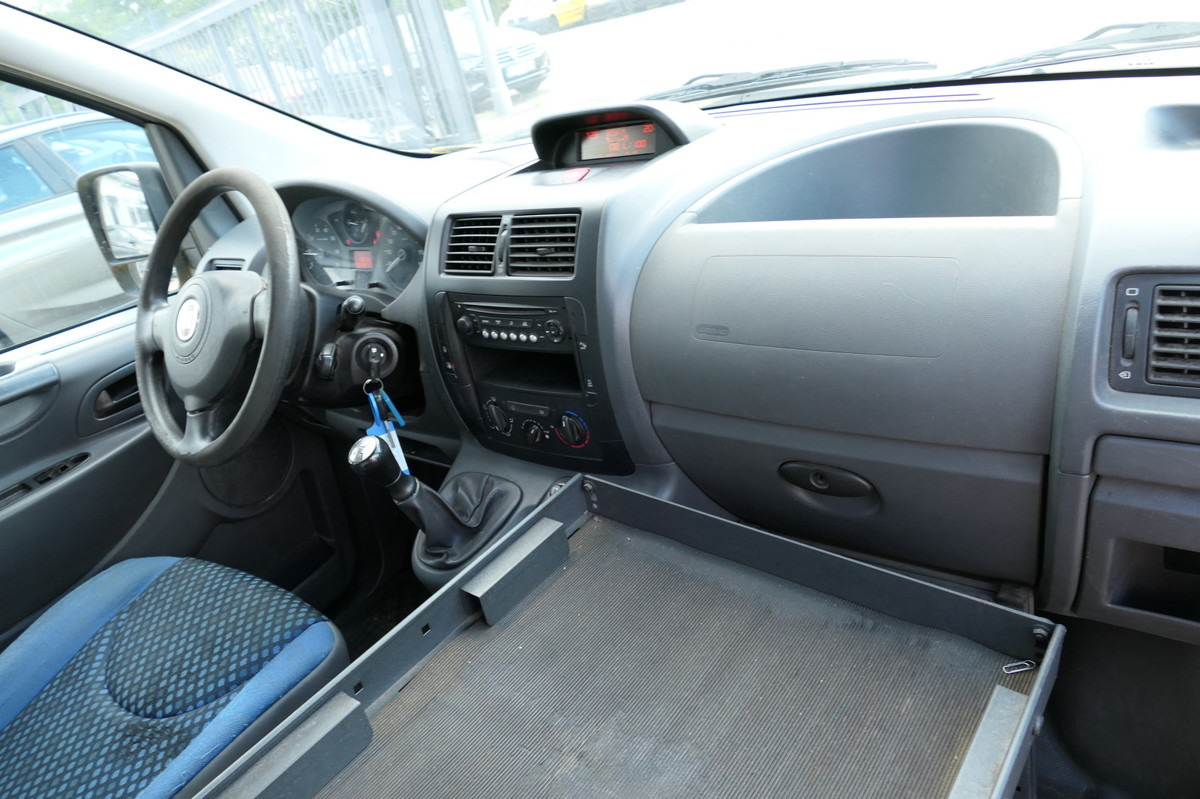 Van kecil FIAT Scudo 12 L2H1 COC: gambar 6 Van kecil FIAT Scudo 12 L2H1 COC: gambar 6