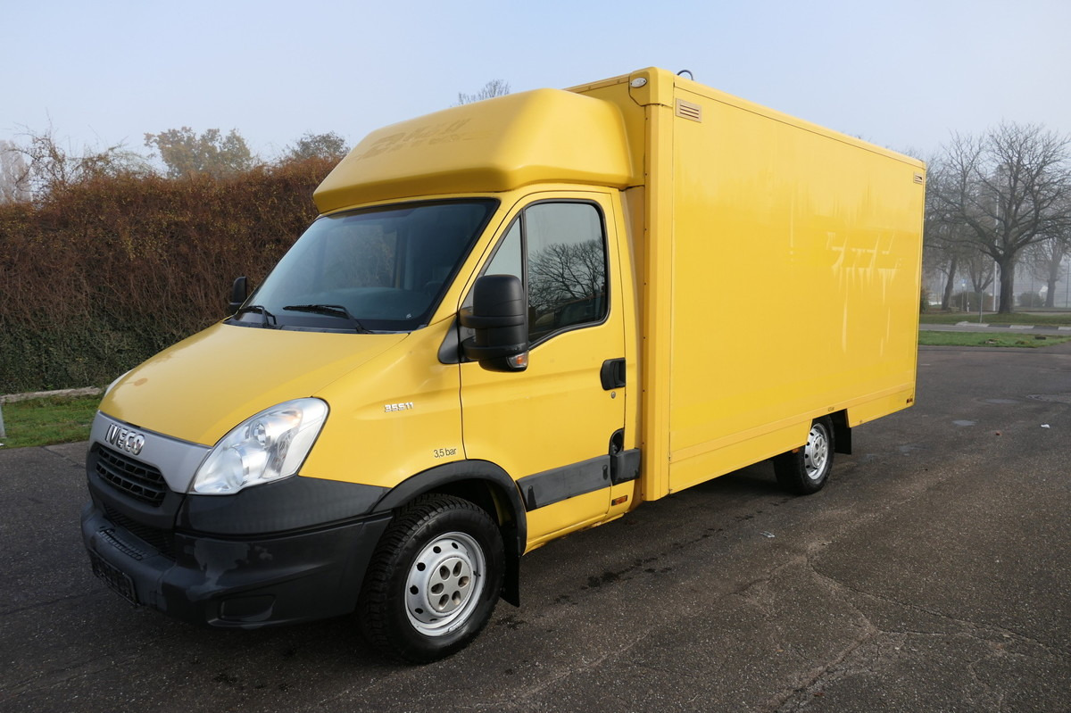 IVECO Daily 35 S11 C30C AUTOMATIK KAMERA Regale LUFT D - Van box: gambar 1 IVECO Daily 35 S11 C30C AUTOMATIK KAMERA Regale LUFT D - Van box: gambar 1